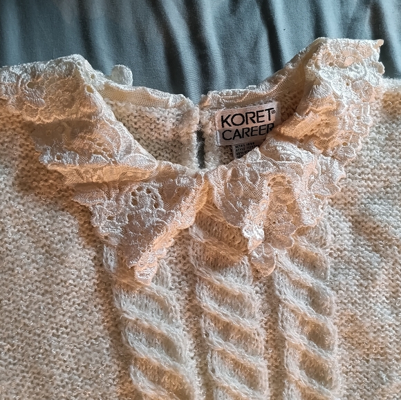 Vintage Knit Blouse with Embroidered Collar - Picture 2 of 5